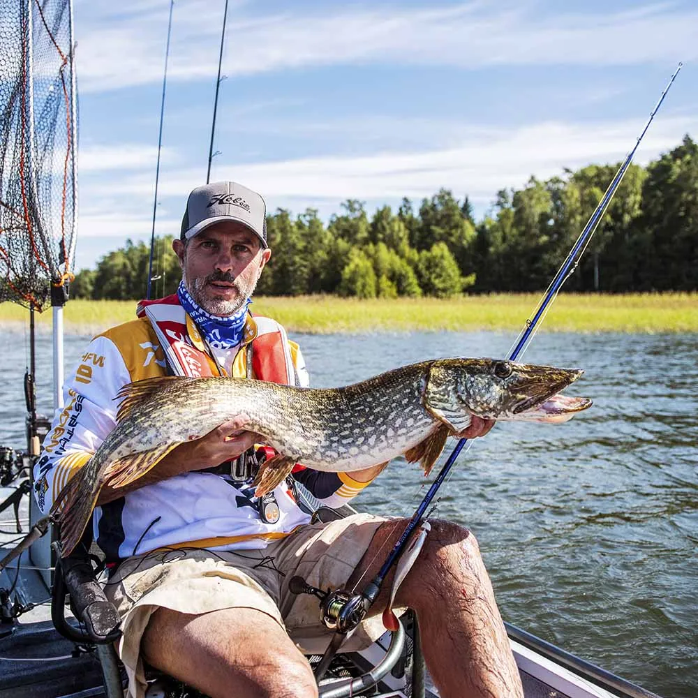 Legend Tournament Pike Casting