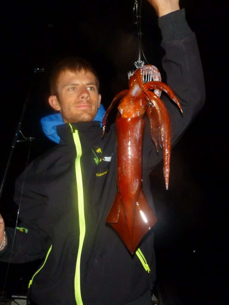 Pêche des calamars rouges dans les abysses - Blog Flashmer