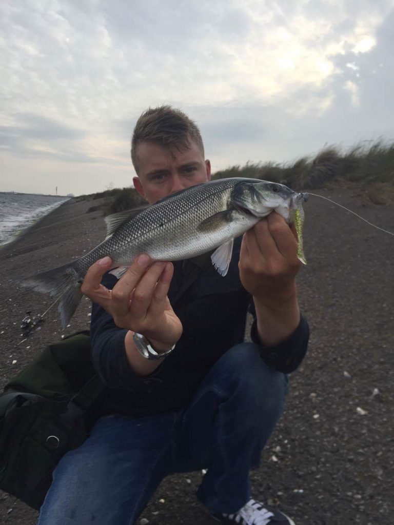 Louis Cache, testeur Flashmer avec un bar pris au Turbo Shad