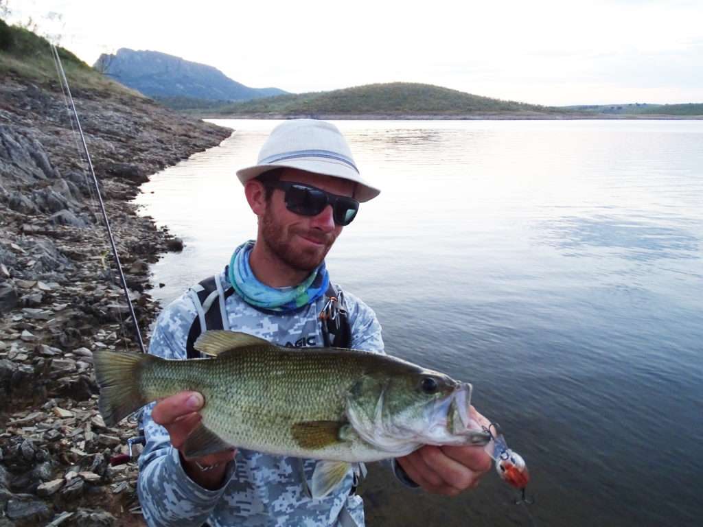 Ce black bass n’a pas résisté à la nage chaloupée du 3DR Wake Bait