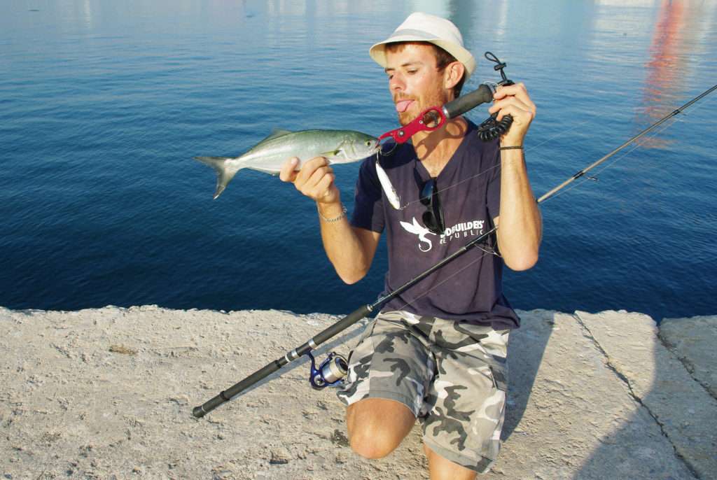 Colin nargue un tassergal mais se fera mordre juste quelques minutes aprés...