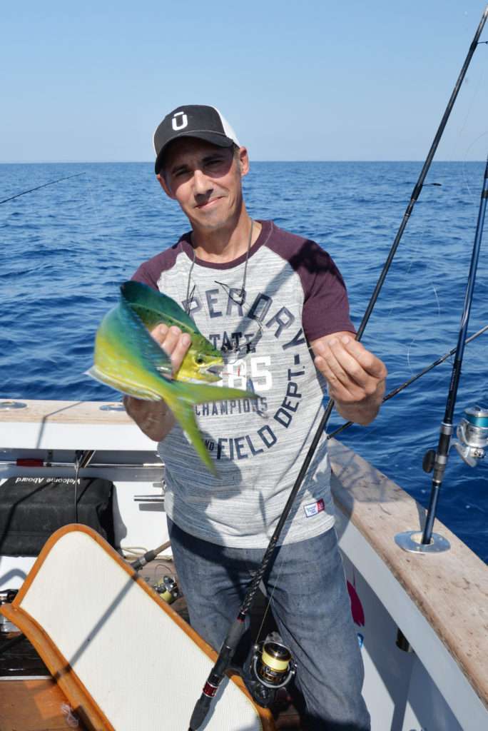 Pour immobiliser une coryphène, il est conseillé de tenir sa queue ou d’utiliser un fish grip