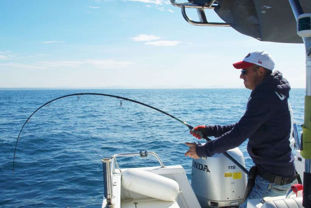 La pêche du thon rouge au lancer est très sportive et vaut toutes les séances de sport ! 