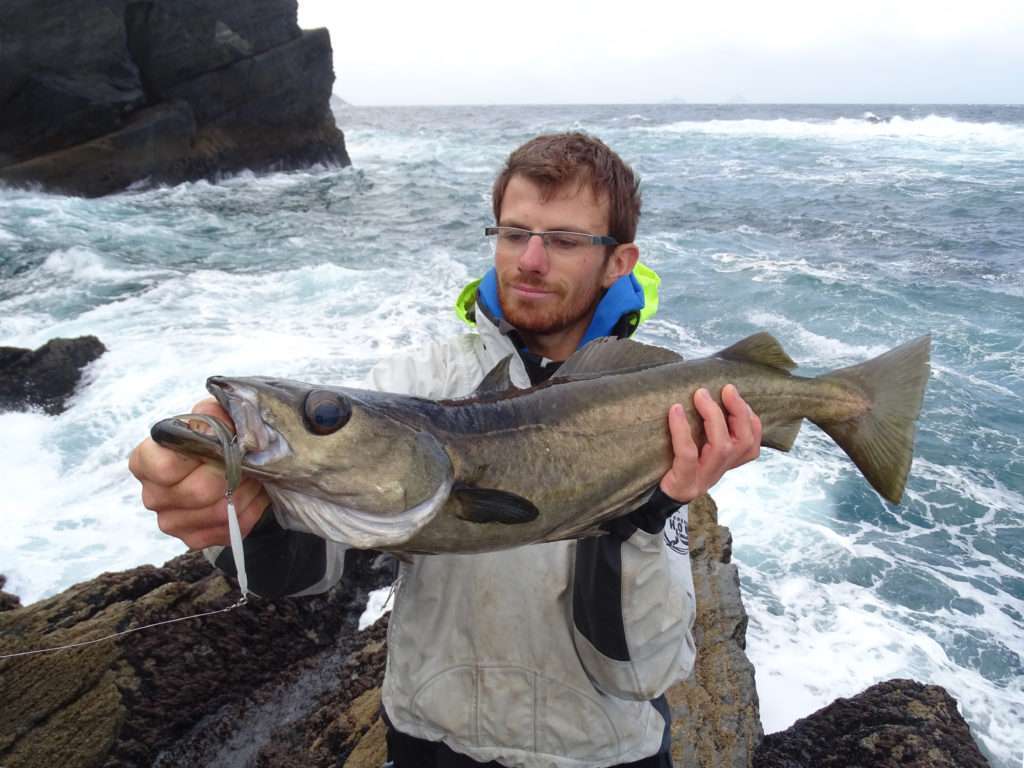 Colin avec un lieu irlandais pris depuis la cote rocheuse avec la Cuiller Anchois L-Jack