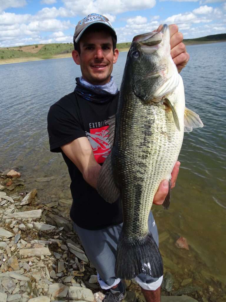 Etienne avec un beau bass ! 