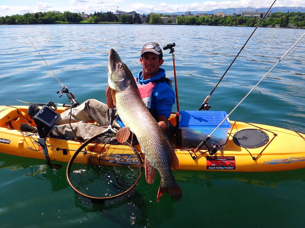 Énorme brochet de 1,26 m pêché par Etienne Goletto du team Flashmer