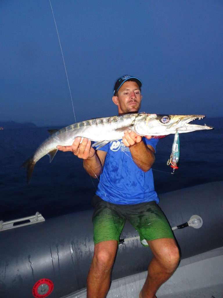 Le barracuda est un poisson long où une épuisette large et profonde est un véritable avantage ! 