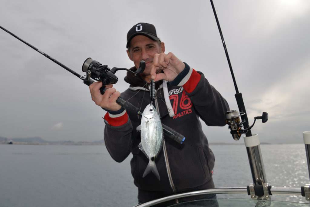 Ce pêcheur a fait plus d’une vingtaine d’oblades au Puppy ce jour là ! 