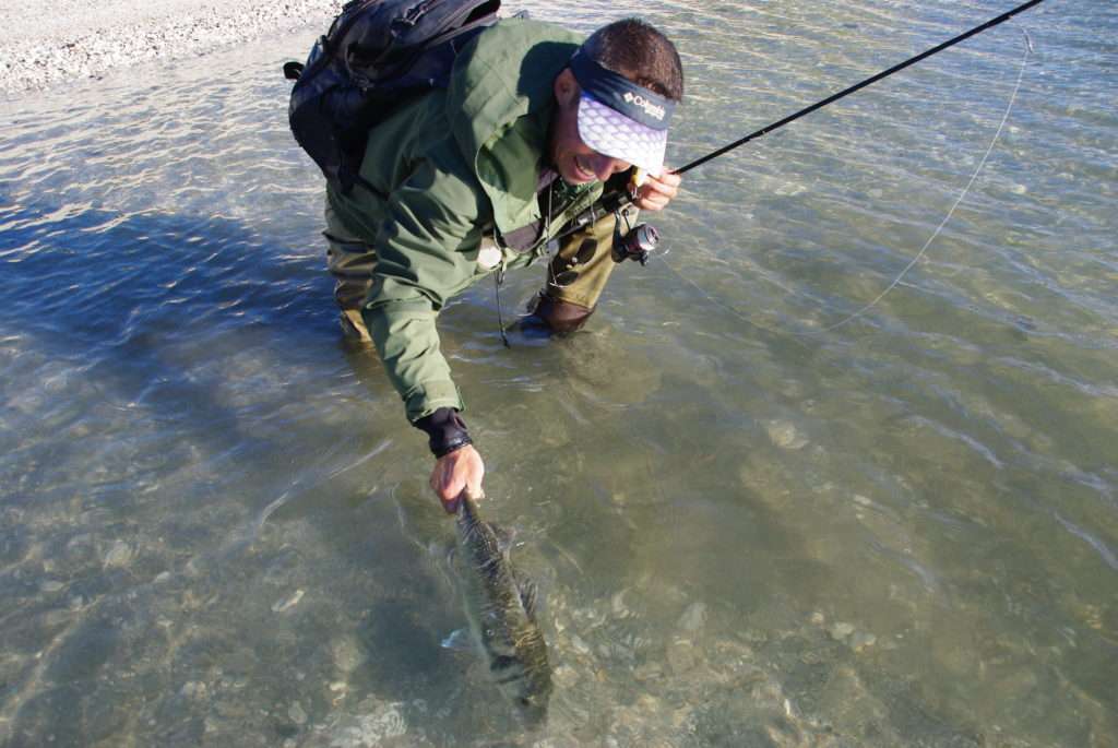 Un bon fish grip tel que le Scale Explorer Tackle permet une meilleure relâche des poissons