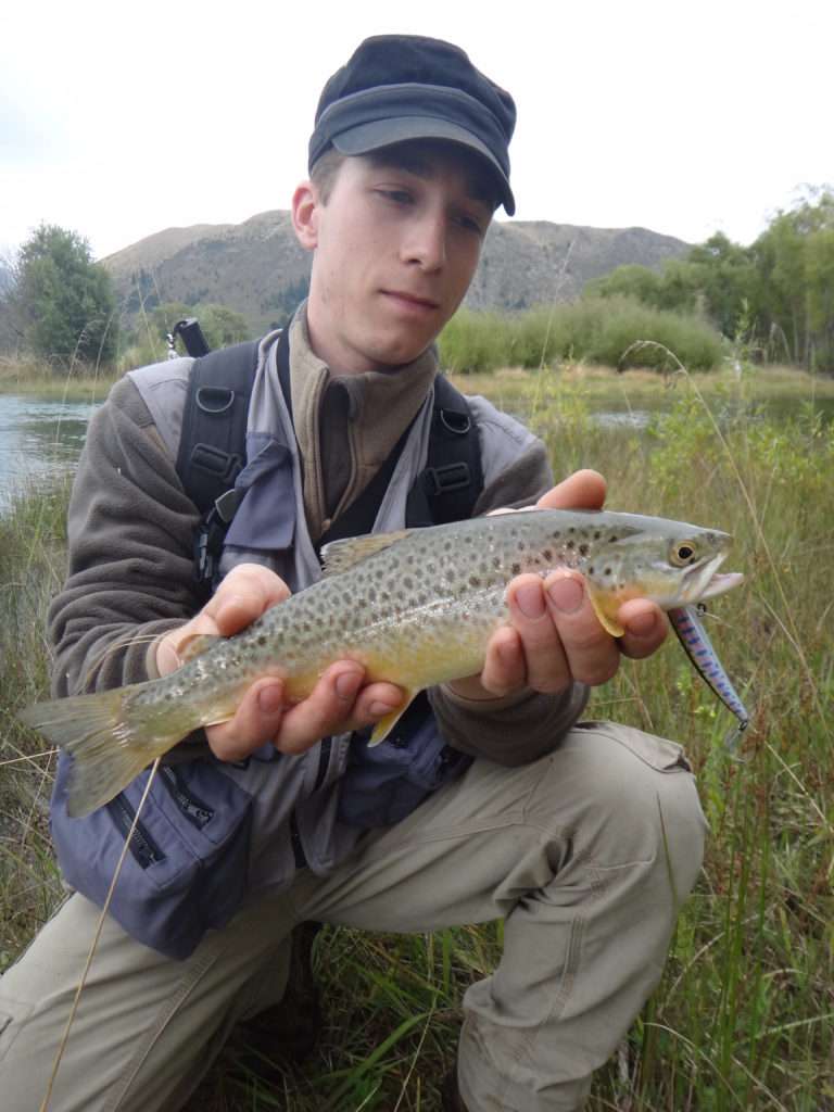 Belle truite prise au Pin’s Minnow Yo-Zuri