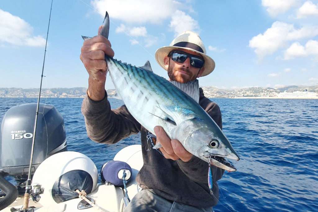 Belle pélamide prise au Métal Spot coloris ikanago par Colin