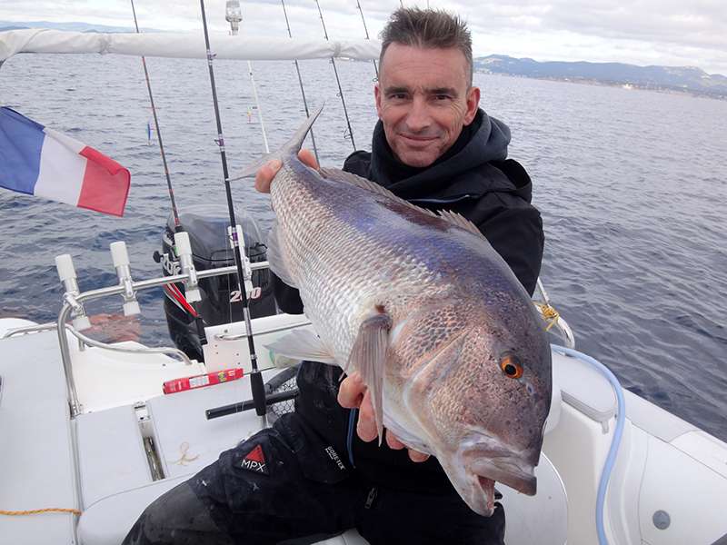 Magnifique denti pris par Philippe Canton avec un bas de ligne en FXR SEAGUAR 23/100 !